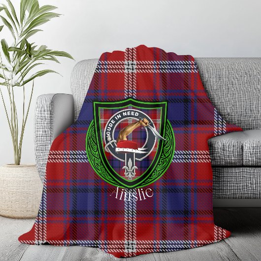 Ainslie Scottish Clan Tartan & Crest Fleece Deken