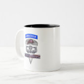 Airborne Tab Steel Paratrooper Jump Wings Tweekleurige Koffiemok (Voorkant links)