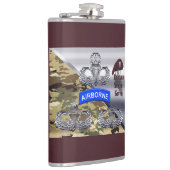 Airborne Wings - "Verdiende nooit gegeven" Heupfles (Rechts)