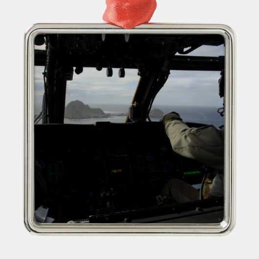 Aircrews naderen Farallon Island Metalen Ornament (Voorkant)