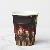 Airedale bij de Haard Kerst Papieren Bekers (Achterkant)