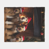 Airedale bij de Haard Kerstmis Fleece Deken (Voorkant (Horizontaal))
