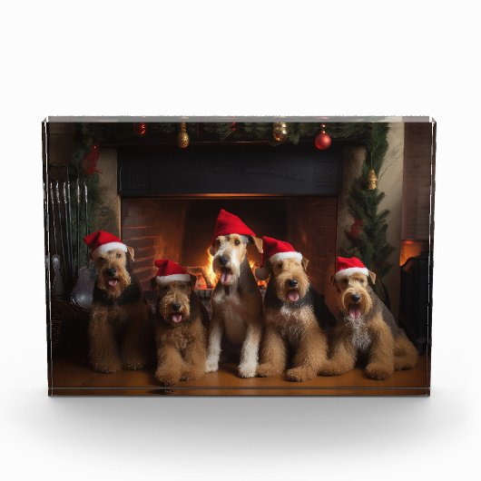 Airedale bij de Haard Kerstmis Fotoblokken (Voorkant)