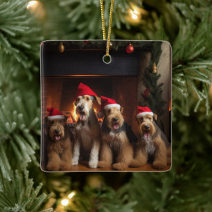 Airedale bij de Haard Kerstmis Keramisch Ornament