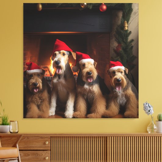 Airedale bij de open haard Kerstmis Canvas Afdruk (Insitu (Woonkamer))