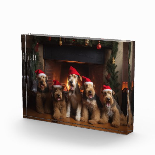 Airedale bij de open haard Kerstmis Fotoblokken (Rechts)