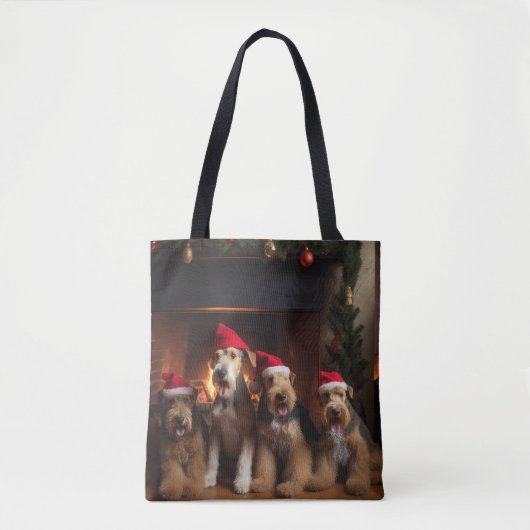 Airedale bij de open haard Kerstmis Tote Bag (Voorkant)