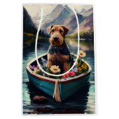 Airedale Dog op een peddel: een Schilderachtig avo Medium Cadeauzakje (Voorkant)
