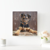 Airedale doodsbange puppy vierkante klok (Huis)