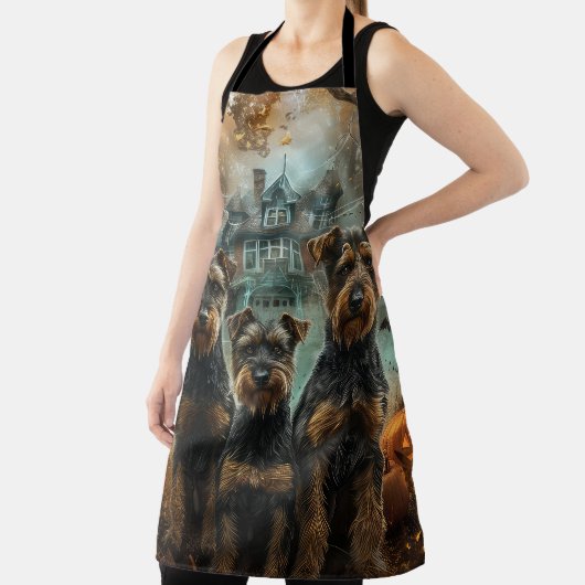 Airedale Halloween Nacht Doggy Delight Schort (Insitu)