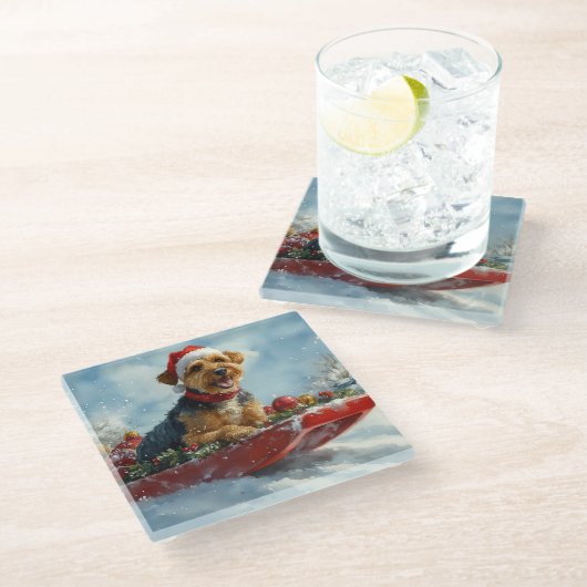 Airedale Hond in Sledge Laat het Sneeuw Kerstmis Glazen Onderzetter (Schuin)