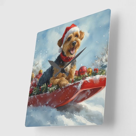Airedale Hond in Sledge Laat het Sneeuw Kerstmis Vierkante Klok (Hoek)