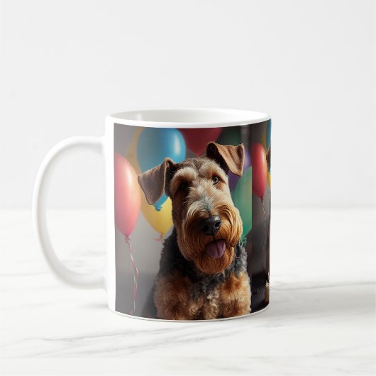 Airedale hond met taart en ballonnen koffiemok (Links)
