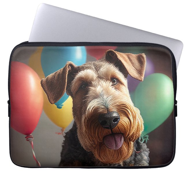 Airedale hond met taart en ballonnen laptop sleeve (Voorkant)