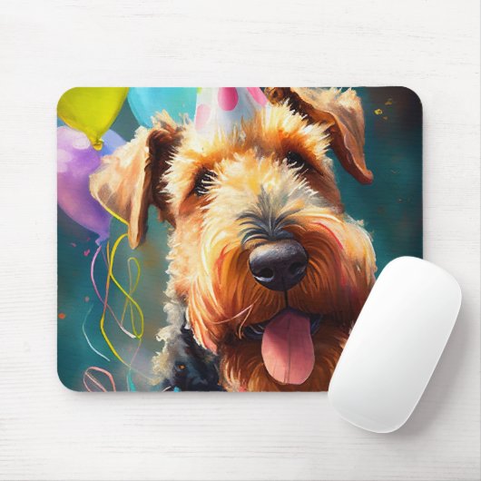 Airedale hond met verjaardagscadeau en pet muismat (Met muis)