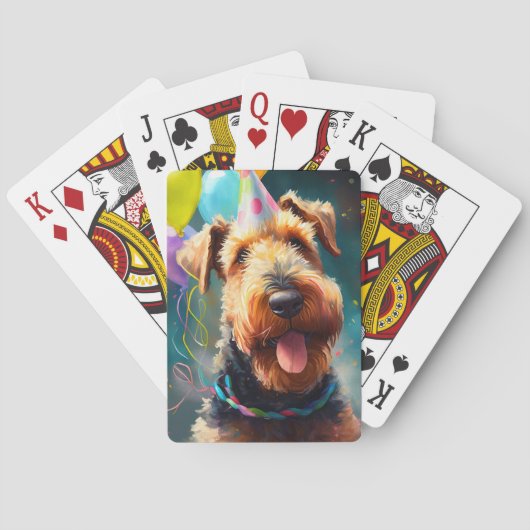 Airedale hond met verjaardagscadeau en pet pokerkaarten (Achterkant)