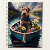 Airedale-hond op een peddel: Een landschapsavontuu Planner (Voorkant)