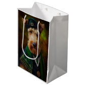airedale hond op St. Patrick's Day Medium Cadeauzakje (Voorkant Gekanteld)