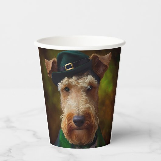 airedale hond op St. Patrick's Day Papieren Bekers (Voorkant)