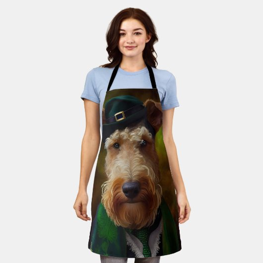 airedale hond op St. Patrick's Day Schort (Gedragen)