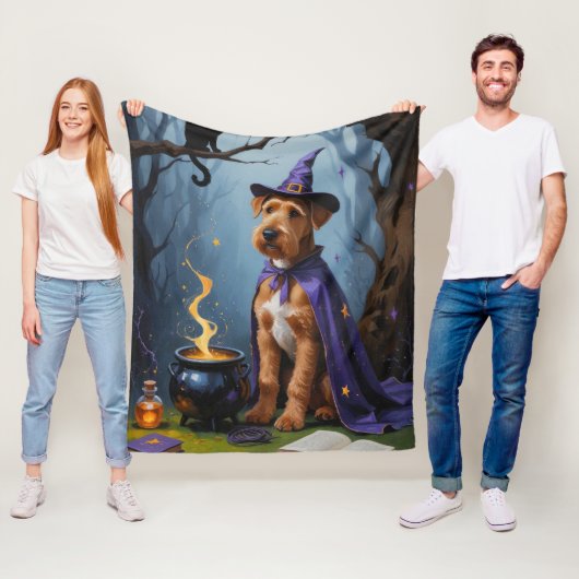 Airedale-hond whimsical Halloween-schilderij Fleece Deken (In situ)
