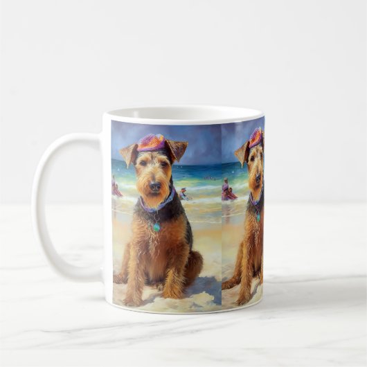 Airedale op strand, zomercadeau voor hondenliefheb koffiemok (Links)