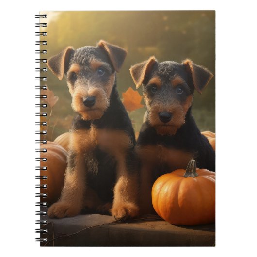 Airedale Puppy Herfst Delight Pompoen Notitieboek (Voorkant)