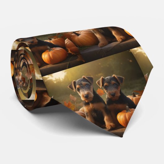 Airedale Puppy Herfst Delight Pompoen Stropdas (Opgerold)