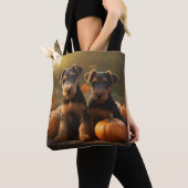 Airedale Puppy Herfst Delight Pompoen Tote Bag (Dichtbij)