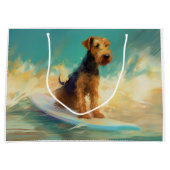 Airedale strand surfen schilderij groot cadeauzakje (Voorkant)