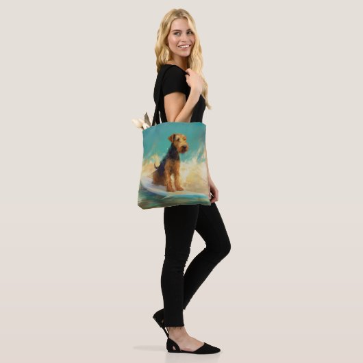 Airedale strand surfen schilderij tote bag (Op model)