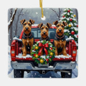 Airedale Terrier Christmas Red Truck Holiday Keramisch Ornament (Voorkant)