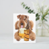 Airedale Terrier deelt een biermerk Briefkaart (Staand voorkant)