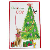 Airedale Terrier Dog, Bird en Kerstboom Medium Cadeauzakje (Voorkant)