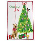Airedale Terrier Dog, Bird en Kerstboom Medium Cadeauzakje (Achterkant)