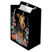 Airedale Terrier Dog in Flower Garden Cute Medium Cadeauzakje (Voorkant Gekanteld)