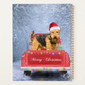 Airedale Terrier Dog in Snow, met Kerstmis Planner (Achterkant)