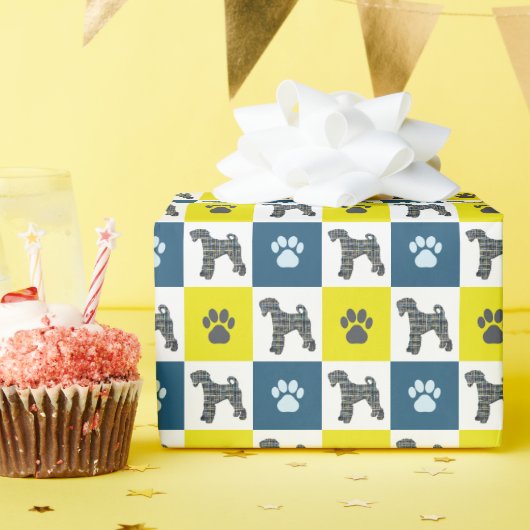 Airedale Terrier Dog & Paw Silhouette Yellow Blue Cadeaupapier (Verjaardagsfeest)