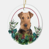 Airedale Terrier Evergreen Berry Wreath Keramisch Ornament (Links)