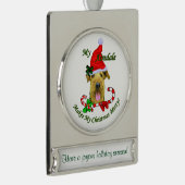 Airedale Terrier Gepersonaliseerde Kerstmis Verzilverd Banner Ornament (Rechts)