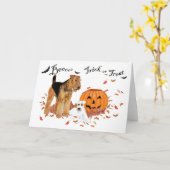 Airedale Terrier Halloween Kaart (Gele Bloem)