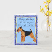 Airedale Terrier Happy Birthday Kaart (Gele Bloem)