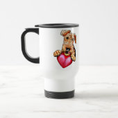 Airedale Terrier Holding Heart Reisbeker (Links)