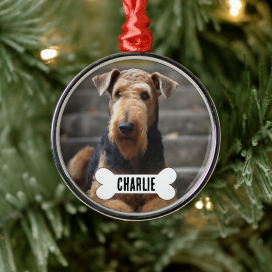 Airedale Terriër Hond Aangepaste Foto & Naam Memor Metalen Ornament (Boom)
