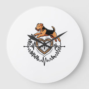 Airedale Terrier-hond springt Hart Ekg-lijn Grote Klok