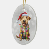 Airedale Terrier Hond verpakt in kerstverlichting Keramisch Ornament (Links)