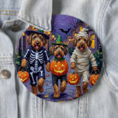 Airedale Terrier Honden Trick-or-Treating Hallowee Ronde Button 6,0 Cm (In situ)