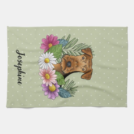 Airedale Terrier Kleurrijke Bloemen en Naam Groen Theedoek (Horizontaal)