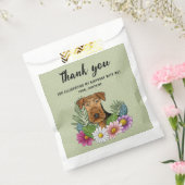 Airedale Terrier Kleurrijke Bloemen Verjaardag Bed Bedankzakje (Gezegeld)