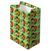 Airedale Terrier St Patricks Day Medium Cadeauzakje (Voorkant Gekanteld)
